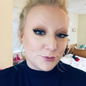 Meet your Posher, Christina